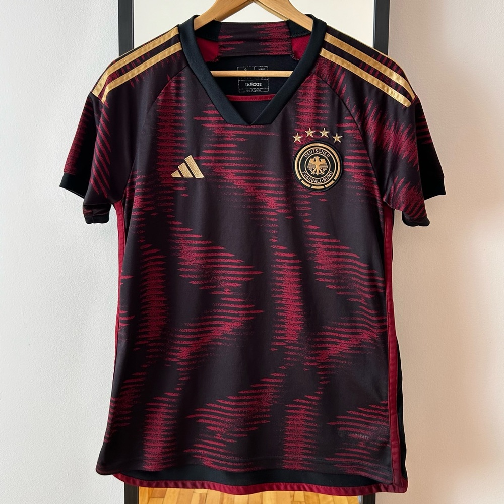 💥SOLD💥 Vintage 2022 Germany 🇩🇪 Adidas soccer jersey shirt Deutschland football - Picture 2 of 16